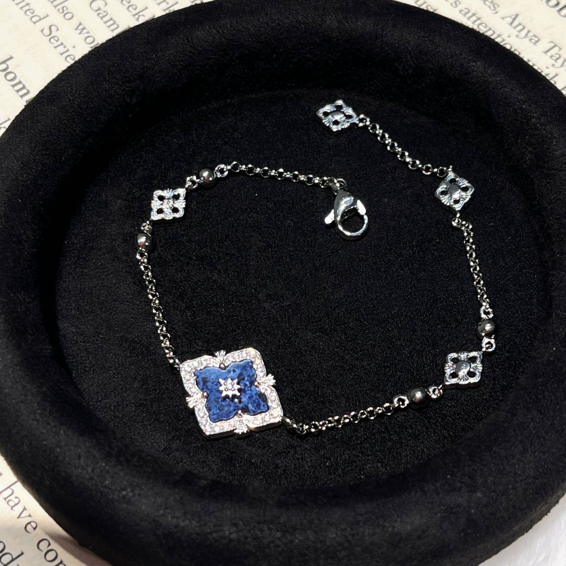 Four-leaf clover blue Peter necklace bracelet ring earrings