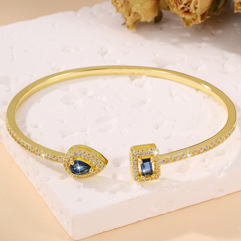 Bracelet with adjustable opening
