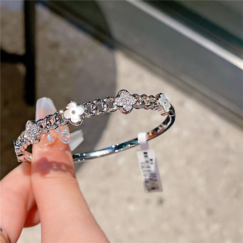 幸運の四つ葉のクローバージルコンブレスレット（本金メッキ）