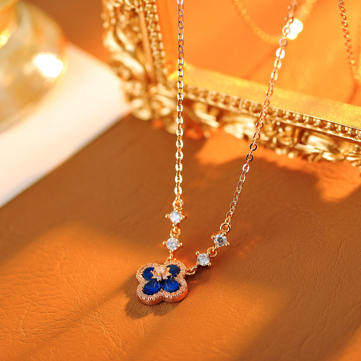 Natural Fritillaria Lucky Clover Bracelet Necklace Set