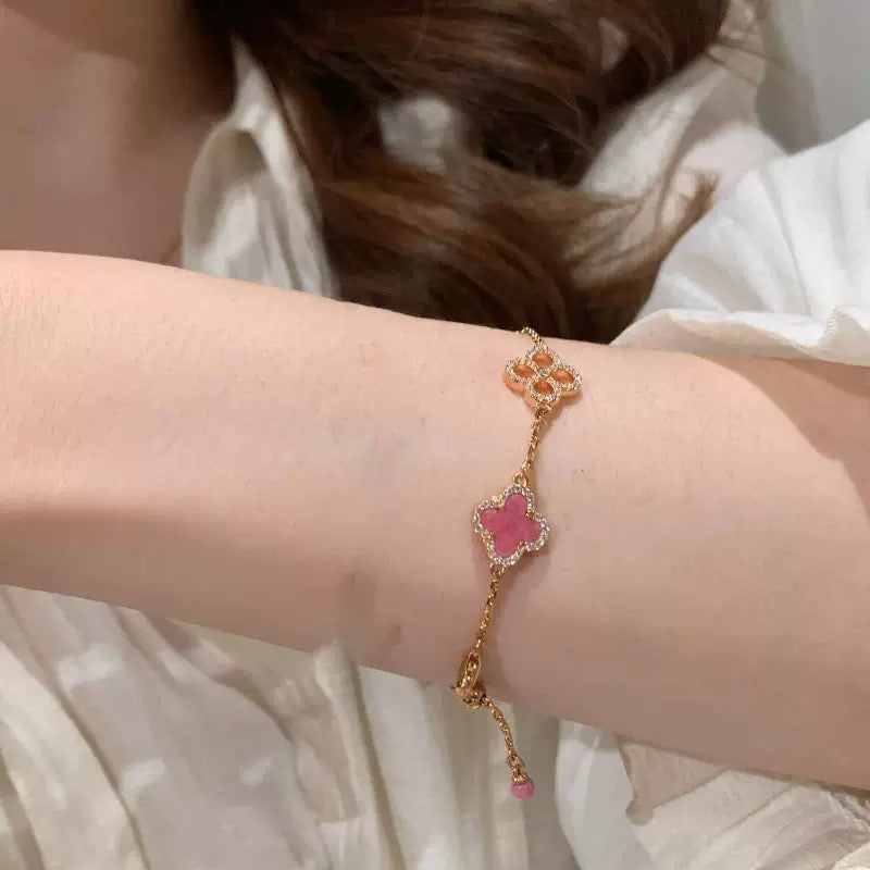 ローズピンクのフラワーフラッシュダイヤモンドクローバーブレスレットネックレスイヤリング