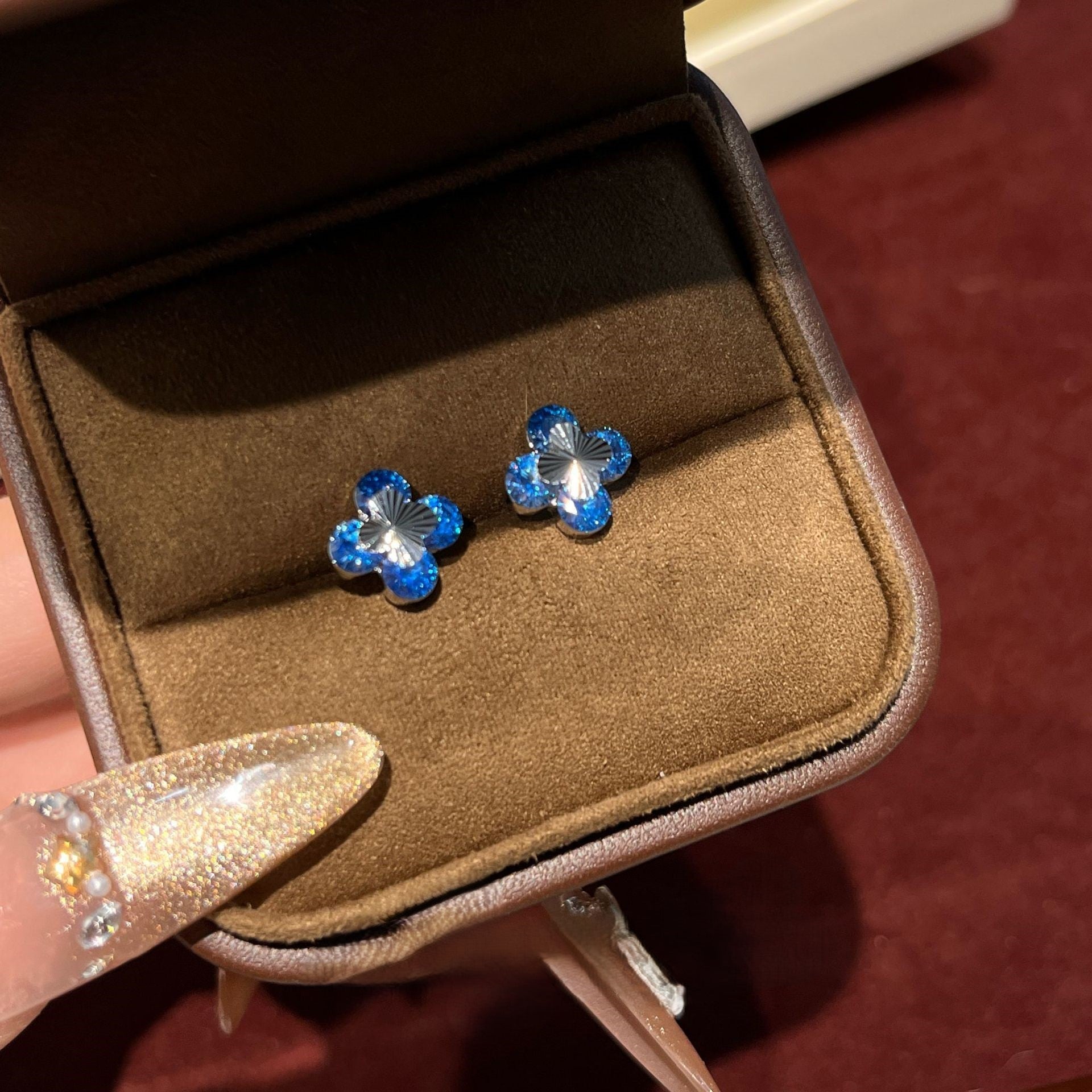 Red corundum blue white diamond four-leaf clover laser necklace bracelet earrings set