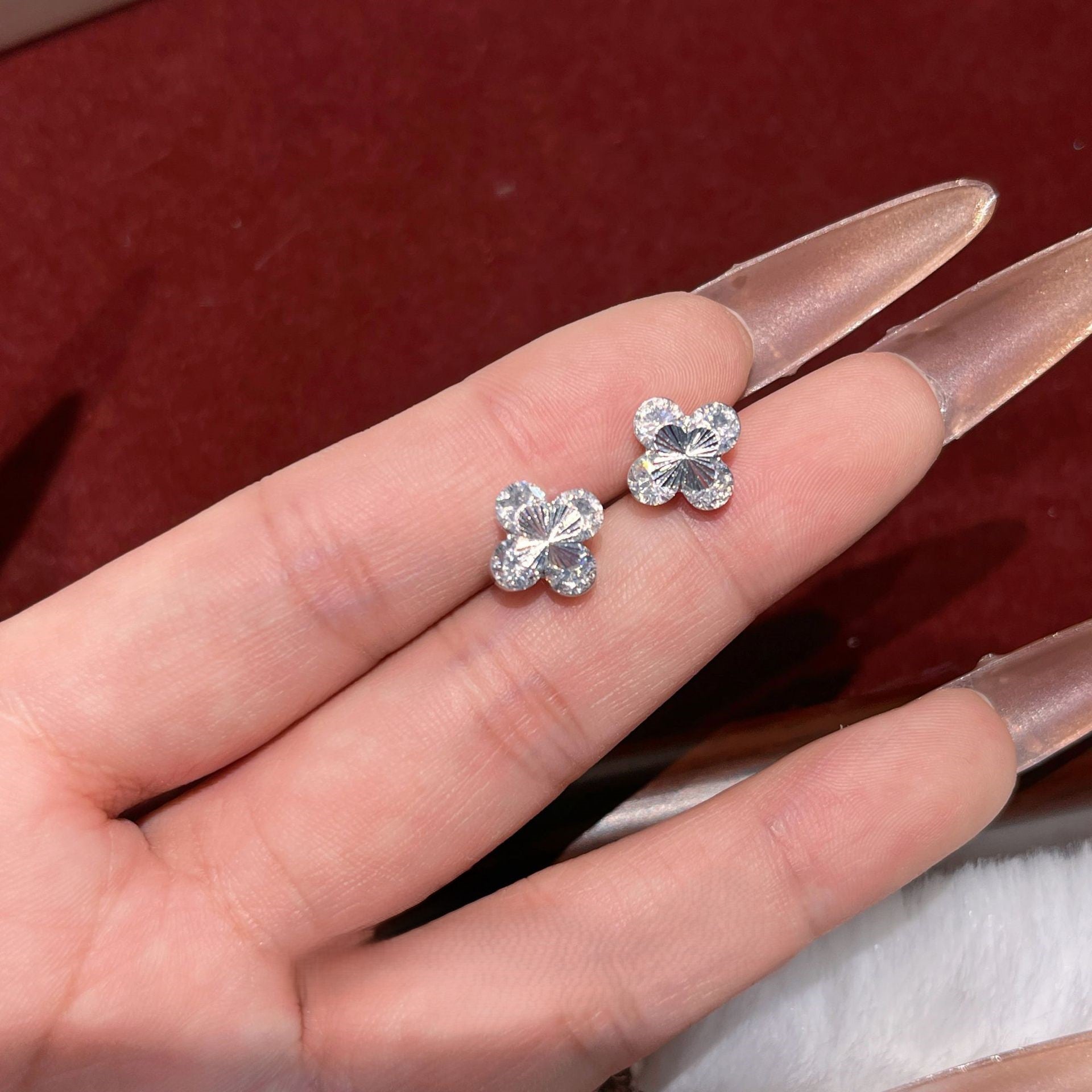 Red corundum blue white diamond four-leaf clover laser necklace bracelet earrings set